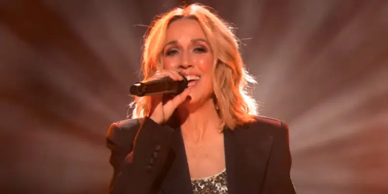 Sheryl Crow Dazzles With “O Holy Night” During “Christmas At The Opry”